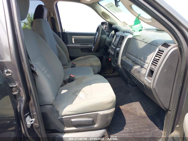 1C6RR7LT4JS163243 RAM 1500 Slt