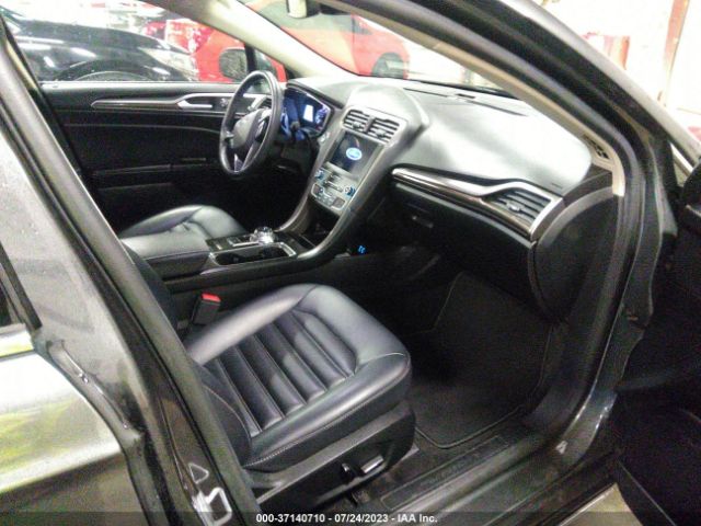 3FA6P0CDXKR116335 Ford FUSION SEL