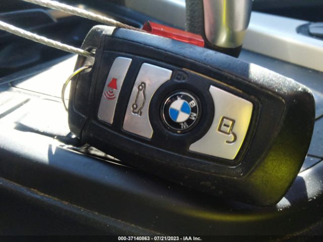 WBA8E1G5XJNU89679 BMW 3 Series 320i