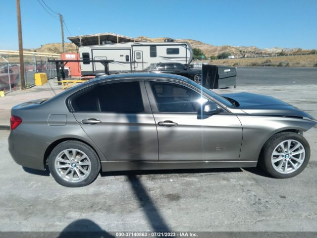 WBA8E1G5XJNU89679 BMW 3 Series 320i
