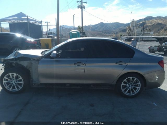 WBA8E1G5XJNU89679 BMW 3 Series 320i