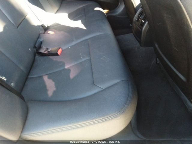 WBA8E1G5XJNU89679 BMW 3 Series 320i