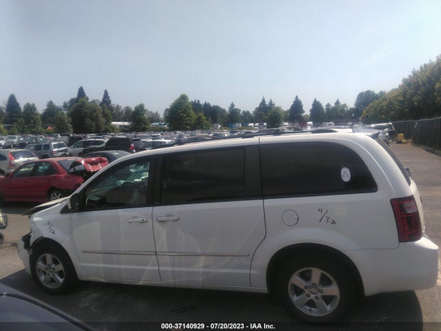 2010 DODGE GRAND CARAVAN SXT VIN: 2D4RN5D18AR409379