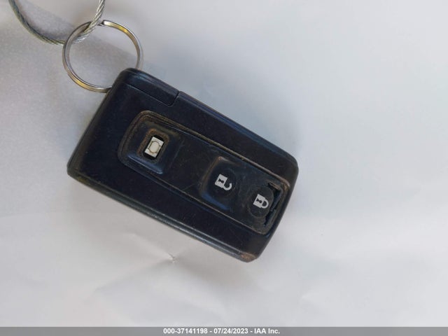 2004 TOYOTA PRIUS VIN: JTDKB20U340039382