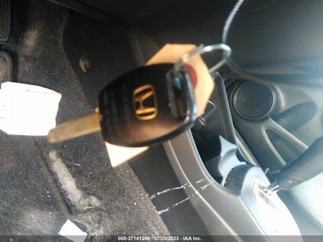 2011 HONDA FIT SPORT VIN: JHMGE8H56BS006101