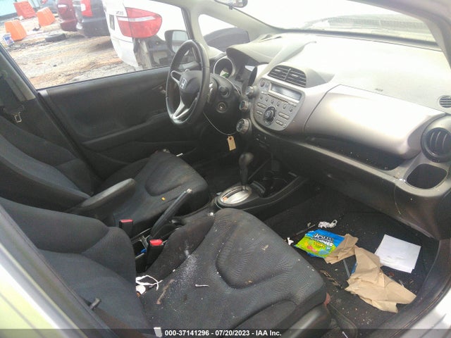 2011 HONDA FIT SPORT VIN: JHMGE8H56BS006101