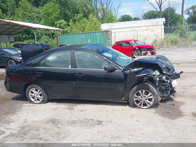 2004 TOYOTA CAMRY LE/XLE VIN: 4T1BF32K74U071973