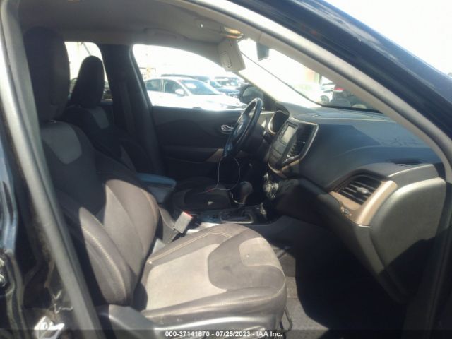 1C4PJMCX4JD507277 Jeep Cherokee Latitude