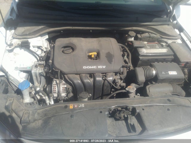 Hyundai ELANTRA SE 2017 5NPD84LFXHH103698 Image 10