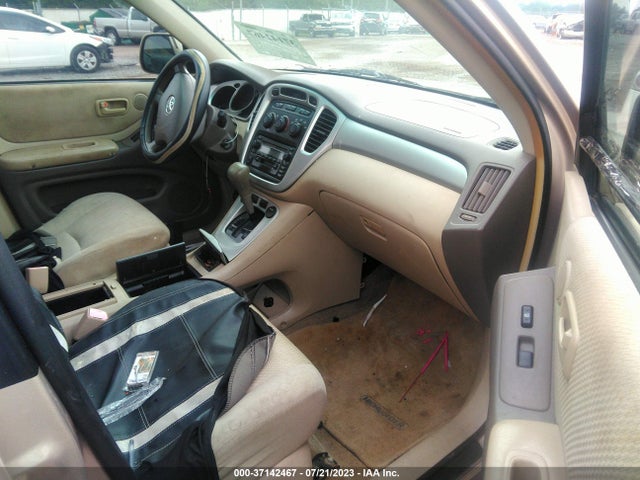 2005 TOYOTA HIGHLANDER VIN: JTEDP21AX50048270