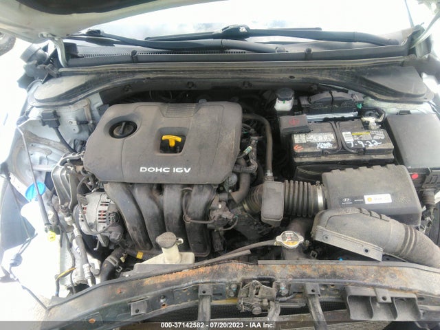 2018 HYUNDAI ELANTRA SEL VIN: 5NPD84LF8JH326005