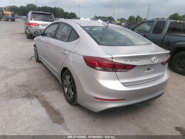 2018 HYUNDAI ELANTRA SEL VIN: 5NPD84LF8JH326005