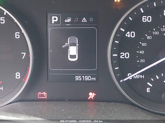 2018 HYUNDAI ELANTRA SEL VIN: 5NPD84LF8JH326005