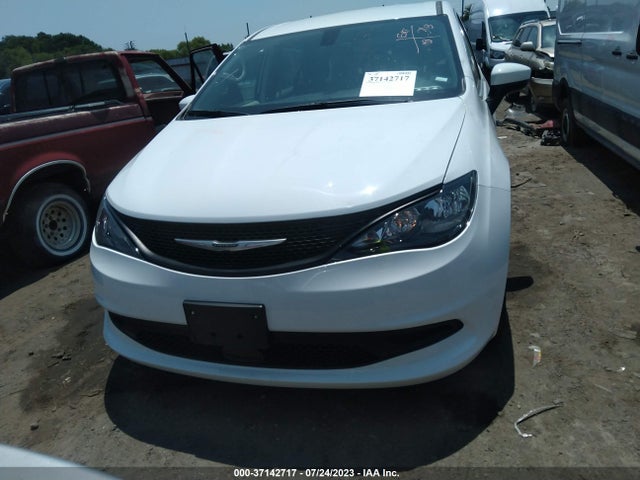 2C4RC1CGXNR223916 Chrysler Voyager Lx