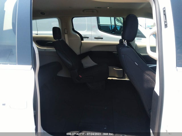 2C4RC1CGXNR223916 Chrysler Voyager Lx