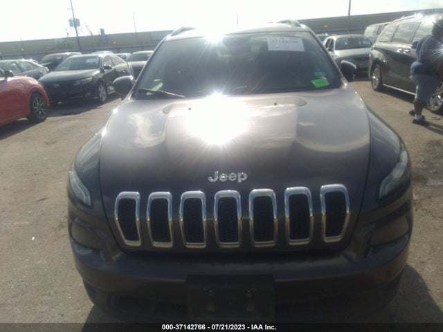 Jeep Cherokee Latitude Plus 2018 1C4PJLLB4JD605031 Image 12