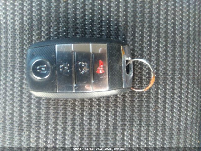 KNDCB3LC7K5244698 KIA NIRO LX