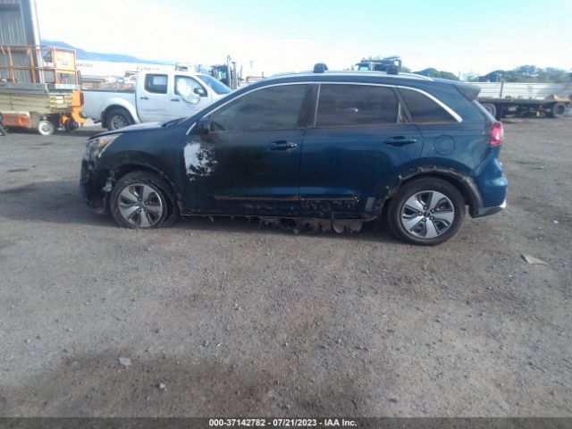 KNDCB3LC7K5244698 KIA NIRO LX