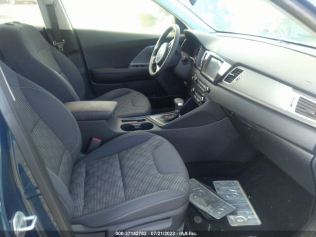 KNDCB3LC7K5244698 KIA NIRO LX