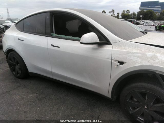 7SAYGAEE8PF616567 Tesla Model Y Long Range