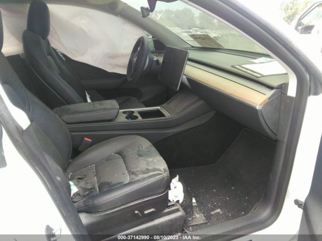 7SAYGAEE8PF616567 Tesla Model Y Long Range
