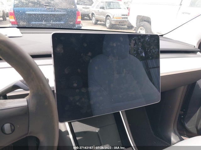 5YJYGDED1MF115215 Tesla Model Y Standard Range