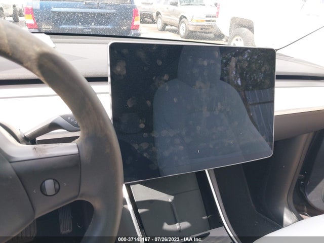 5YJYGDED1MF115215 Tesla Model Y Standard Range