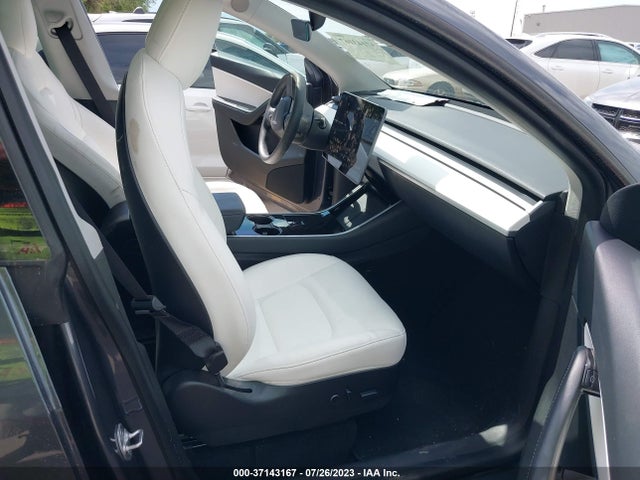 5YJYGDED1MF115215 Tesla Model Y Standard Range