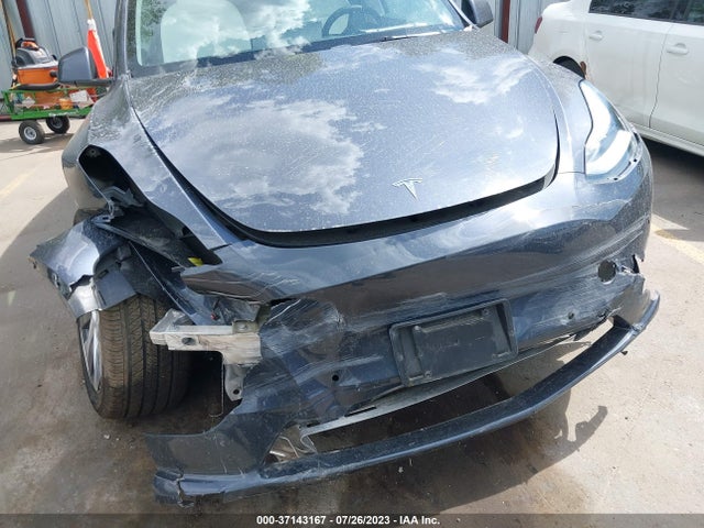 5YJYGDED1MF115215 Tesla Model Y Standard Range