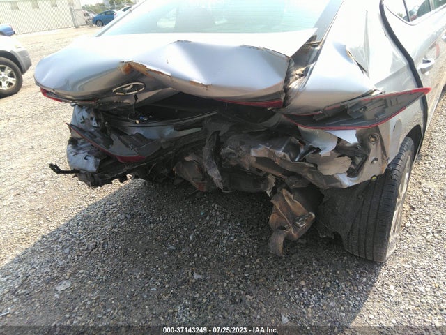2017 HYUNDAI ELANTRA SE VIN: 5NPD84LF6HH171769