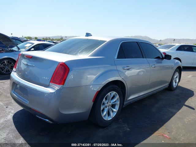 Chrysler 300 Limited 2015 2C3CCAAG6FH872097 Image 4