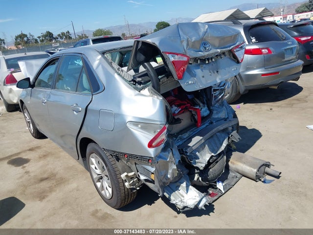 Toyota CAMRY LE 2015 4T4BF1FK7FR453279 Image 3