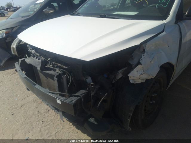 3KPA24AB1JE072100 KIA RIO LX