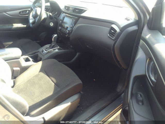 JN1BJ1AW8MW661134 Nissan Rogue Sport S