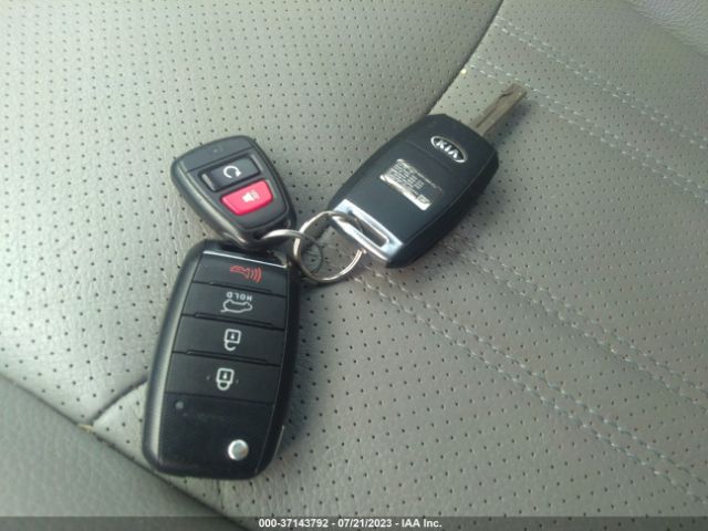 5XYKTCA64FG636279 KIA SORENTO LX