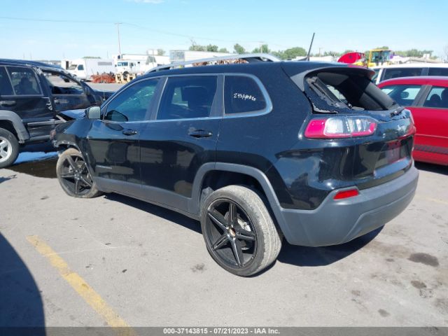 1C4PJLCB2KD285953 Jeep Cherokee Latitude