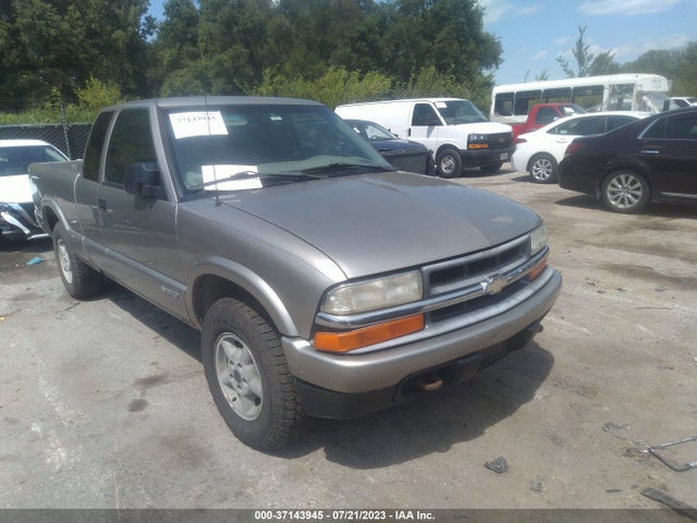 2002 CHEVROLET S-10 LS VIN: 1GCDT19W328253131