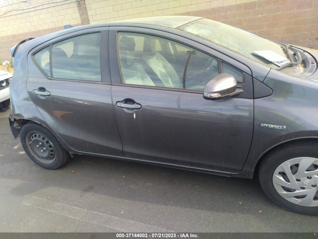 Toyota Prius C One/two/three/four 2016 JTDKDTB3XG1118969 Image 5