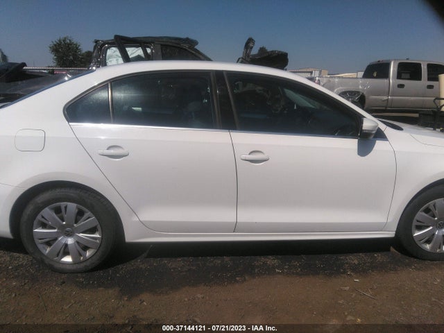 2013 VOLKSWAGEN JETTA SEDAN SE VIN: 3VWDP7AJ9DM360039