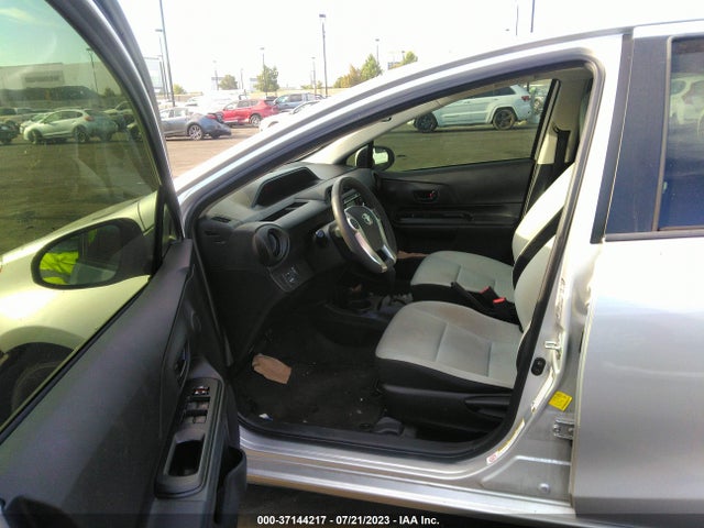 Toyota Prius C One/two/three/four 2015 JTDKDTB39F1102910 Image 12