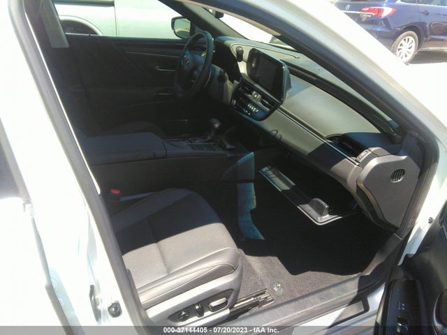 2022 LEXUS ES ES 300H VIN: 58ACA1C18NU024362