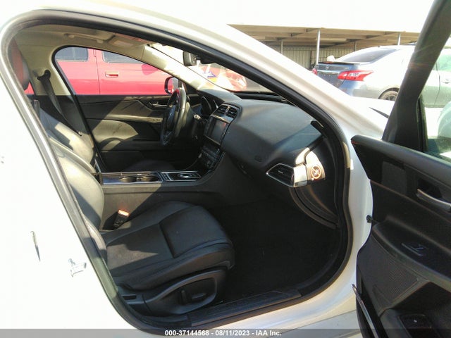 2017 JAGUAR XE SAJAR4BG5HA946985 Photo 4