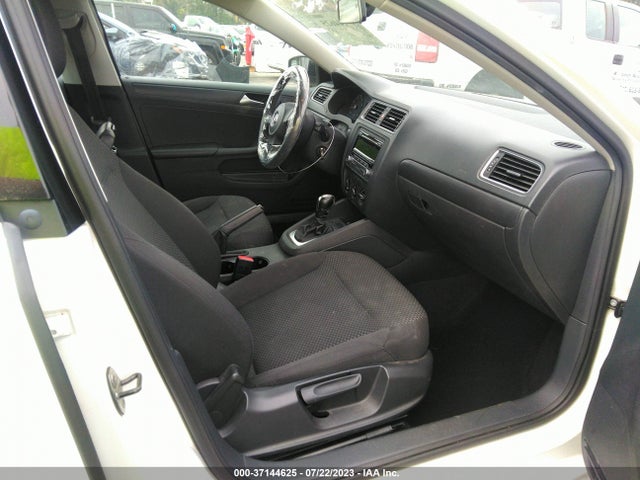 3VW2K7AJ6EM233806 Volkswagen Jetta Sedan S