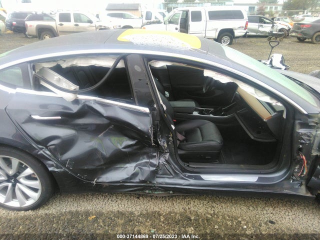 2018 Tesla 3, VIN: 5YJ3E1EB2JF086929