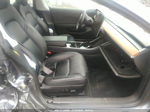 2018 Tesla 3, VIN: 5YJ3E1EB2JF086929