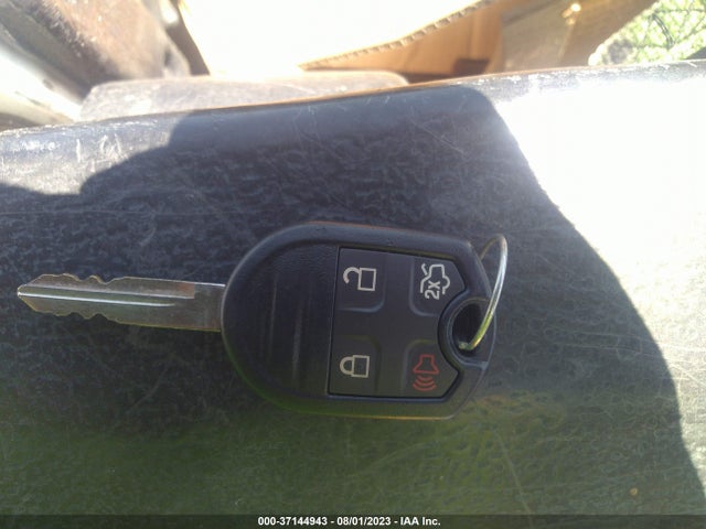 1ZVBP8AM8E5201477 Ford Mustang V6