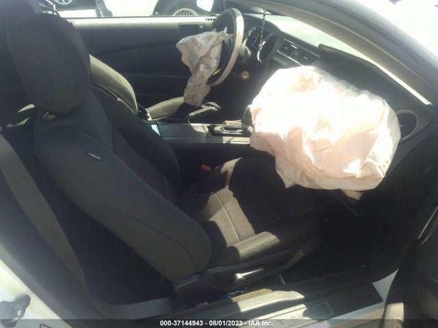 1ZVBP8AM8E5201477 Ford Mustang V6