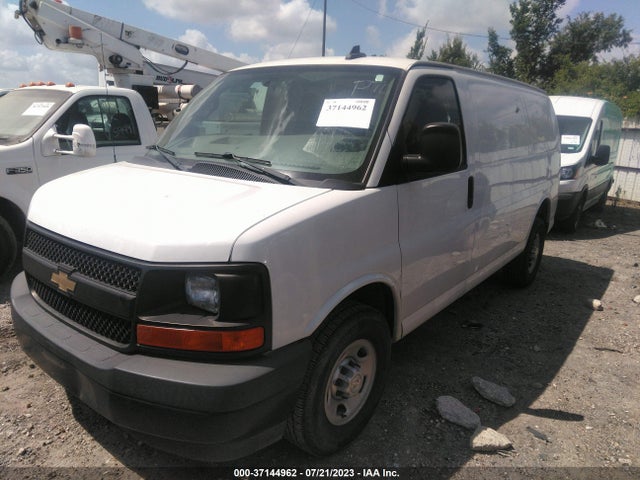 Chevrolet EXPRESS CARGO VAN 2017 1GCWGAFF2H1122498 Image 2