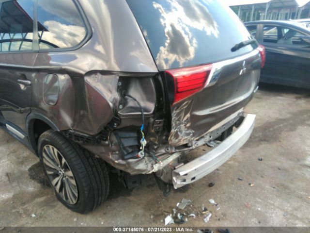 JA4AZ3A38KZ005170 Mitsubishi Outlander Es