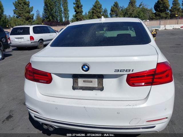 BMW 3 Series 328i 2016 WBA8E9C55GK644816 Image 17